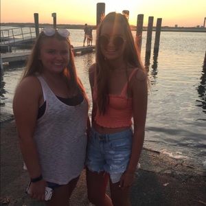 Meet your Posher, Marissa